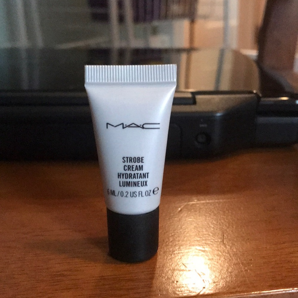 A Mac travel sized strobe cream in “ Pinklite”